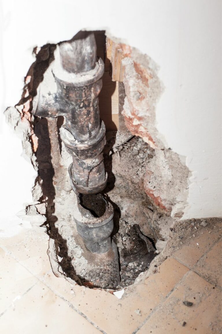 Burst pipe that needs repair from a Houston commercial plumber from AAA Plumbers